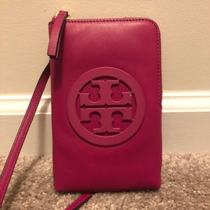 Tory Burch Charlie Phone Crossbody in Fuschia